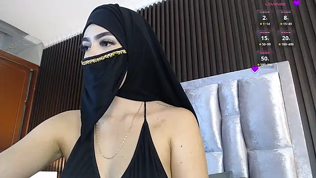 Snapshot of Zahra_milks chatting on 12, 5, 2026 Zahra milks online show from 12, 5, 2026