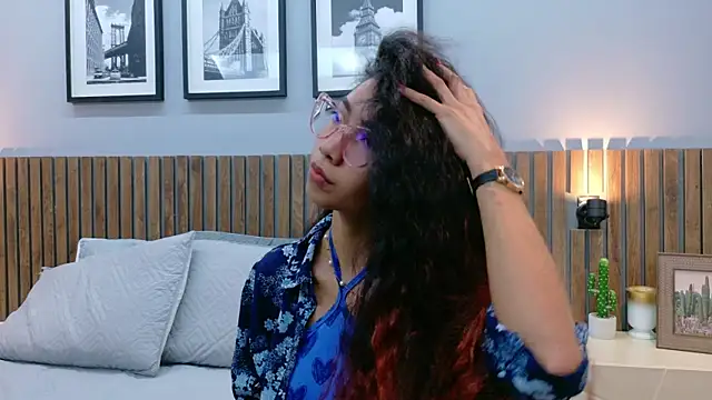 luna roja25 online show from 25, 11, 2025