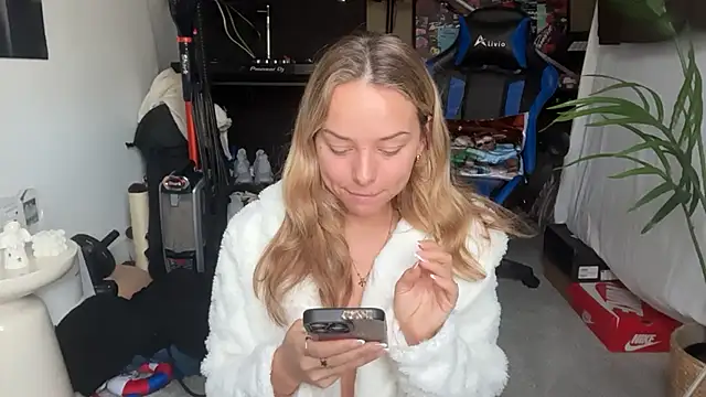 KayleeBella online show from 15, 3, 2026