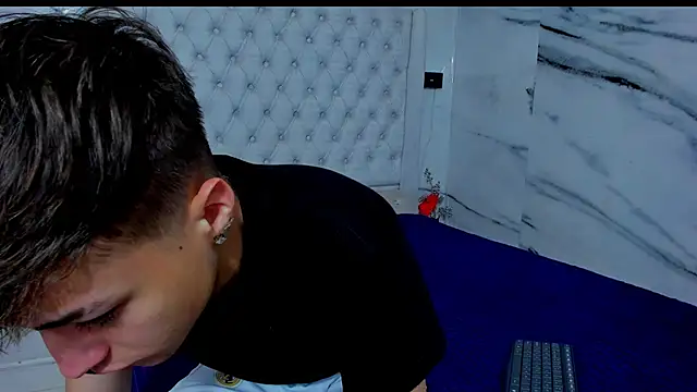 Ari and Storm online show from 29, 11, 2025