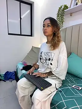 SunshineLizzy online show from 11, 11, 2025