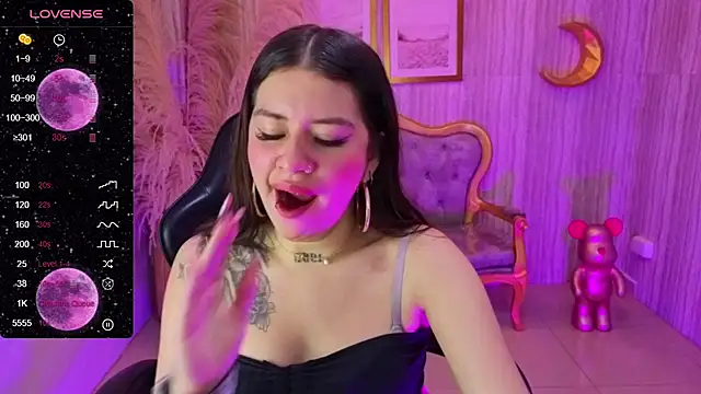 ivy lodge s online show from 25, 10, 2025