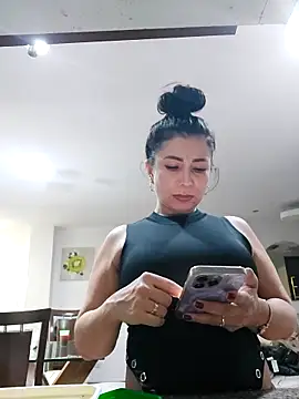 mia mancinii online show from 19, 12, 2025