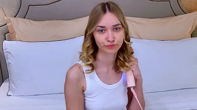 AmadaReine online show from 30, 6, 2026