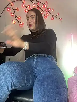 Amelia laurent online show from 3, 5, 2026