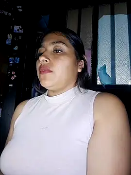Snapshot of zairabreze chatting on 7, 8, 2026 zairabreze online show from 7, 8, 2026