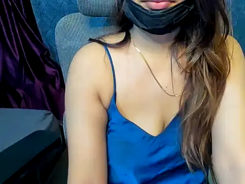 Snapshot of YoursSuku chatting on 24, 9, 2025 YoursSuku online show from 24, 9, 2025