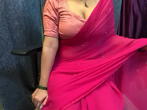 Snapshot of YoursSuku chatting on 2, 10, 2025 YoursSuku online show from 2, 10, 2025