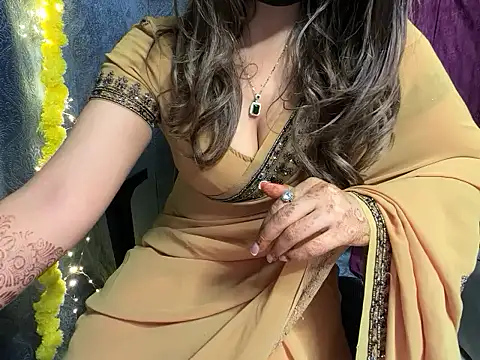 Snapshot of YoursSuku chatting on 21, 10, 2025 YoursSuku online show from 21, 10, 2025