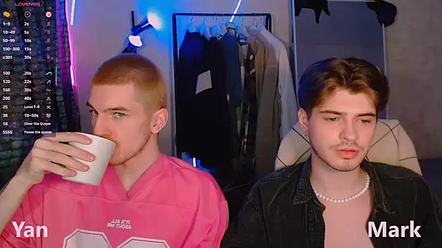 Snapshot of itsyanbb chatting on 17, 11, 2025 itsyanbb online show from 17, 11, 2025