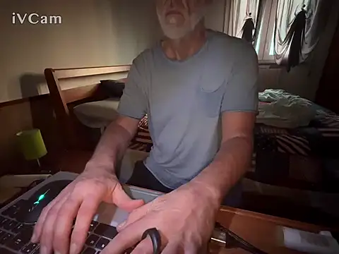 Snapshot of Pigna16PSRN chatting on 8, 3, 2026 Pigna16PSRN online show from 8, 3, 2026