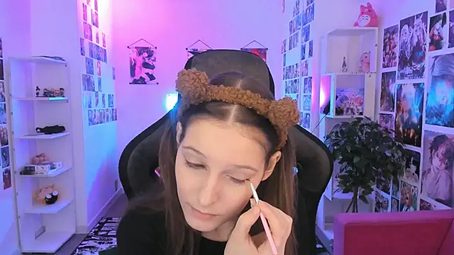 JenniferKiim online show from 8, 3, 2026