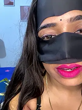 Snapshot of DesiSexyMonika chatting on 4, 5, 2026 DesiSexyMonika online show from 4, 5, 2026