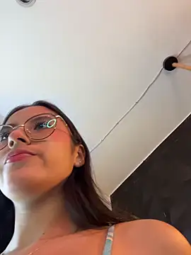 Juanita-Diaz online show from 1, 11, 2025