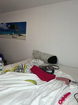 Steffi Snowbunny online show from 29, 10, 2025