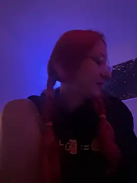 DaddysLittleSlutfox online show from 29, 4, 2026