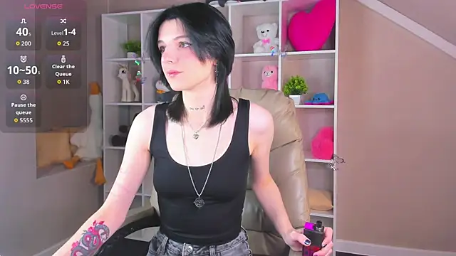 Lynn Martin online show from 4, 12, 2025