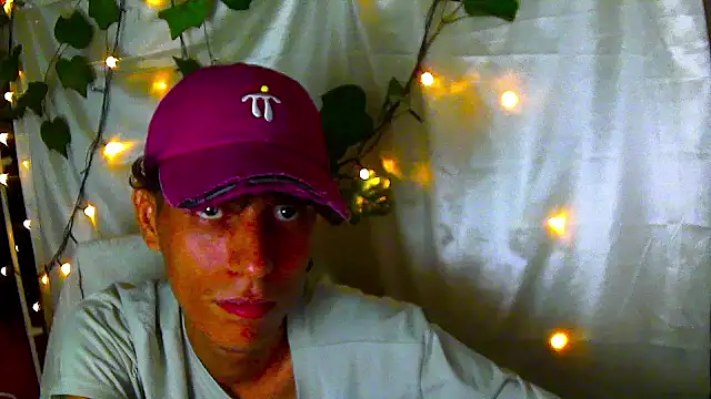 Snapshot of Crxxxsh chatting on 21, 9, 2025 Crxxxsh online show from 21, 9, 2025