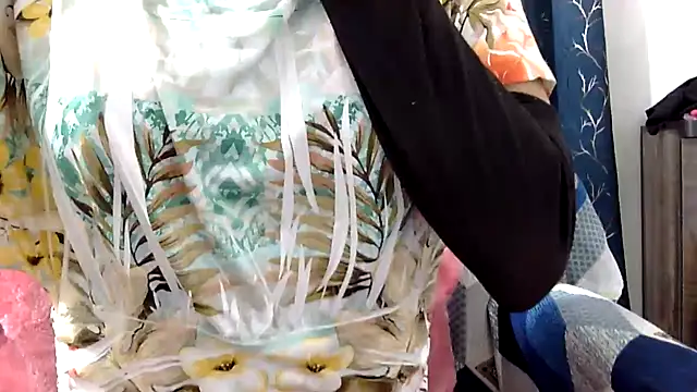 Riva arora01 online show from 17, 2, 2026