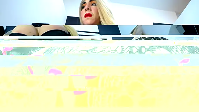 Snapshot of laura_fit chatting on 28, 7, 2026 laura fit online show from 28, 7, 2026