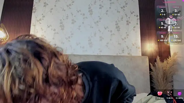 Snapshot of DarcyCullen chatting on 18, 9, 2025 DarcyCullen online show from 18, 9, 2025