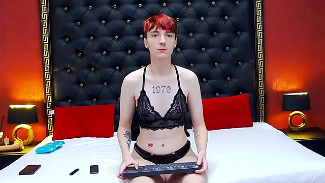 Luna Devil  online show from 5, 11, 2025