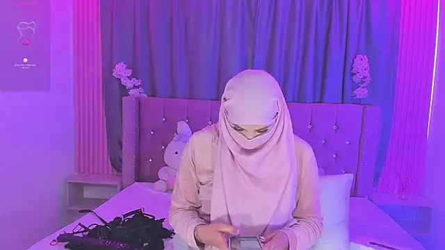 Nayla-Mouna online show from 6, 8, 2026