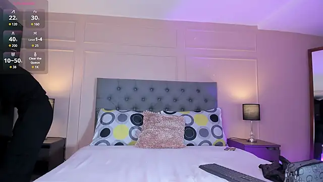 ALICESANDOVAL online show from 4, 12, 2025