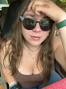 Snapshot of adventuresinsky chatting on 8, 9, 2025 adventuresinsky online show from 8, 9, 2025