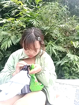 Snapshot of AnHa19 chatting on 29, 10, 2025 AnHa19 online show from 29, 10, 2025