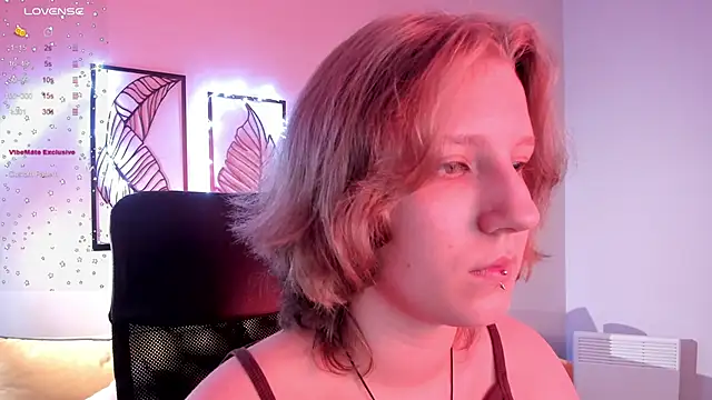 Hailey Foxy online show from 25, 10, 2025