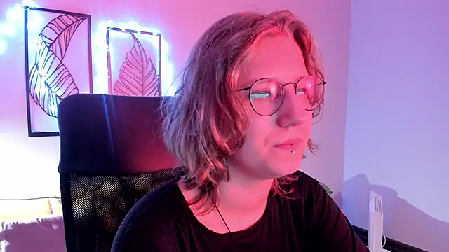 Hailey Foxy online show from 17, 11, 2025