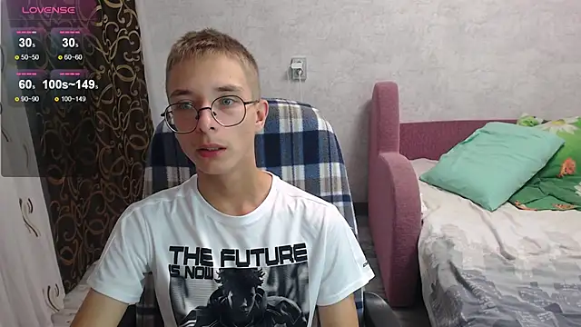 glasses cat online show from 21, 9, 2025