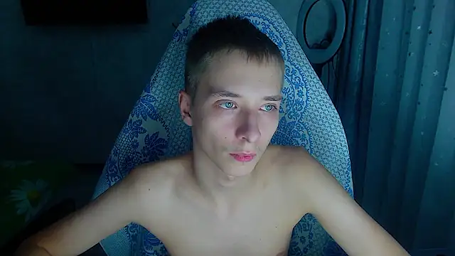 glasses cat online show from 10, 2, 2026