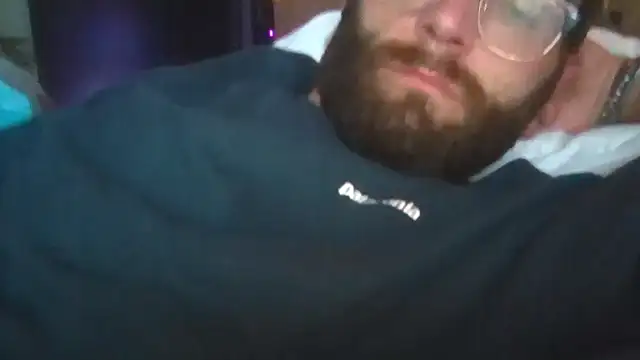 Snapshot of hungspundick1 chatting on 4, 11, 2025 hungspundick1 online show from 4, 11, 2025