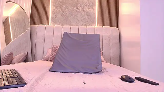 Snapshot of mia_scot chatting on 27, 11, 2025 mia scot online show from 27, 11, 2025