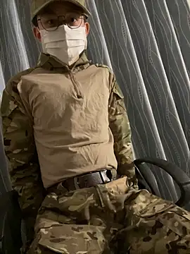 Snapshot of Daddygarry chatting on 4, 10, 2025 Daddygarry online show from 4, 10, 2025