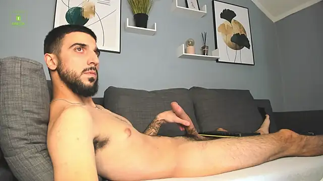 Snapshot of Zeyn_Edwards chatting on 1, 10, 2025 Zeyn Edwards online show from 1, 10, 2025