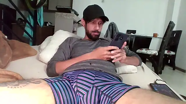 Snapshot of Alejandro92_cali chatting on 2, 3, 2026 Alejandro92 cali online show from 2, 3, 2026