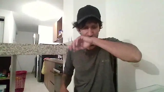 Snapshot of Alejandro92_cali chatting on 6, 4, 2026 Alejandro92 cali online show from 6, 4, 2026