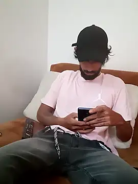 Snapshot of Alejandro92_cali chatting on 7, 5, 2026 Alejandro92 cali online show from 7, 5, 2026