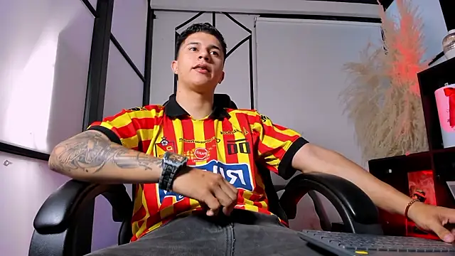 liaamsmiith  online show from 18, 3, 2026