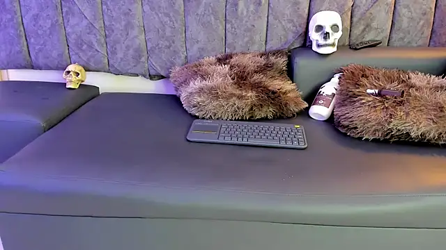 Rowan Mills online show from 21, 9, 2025