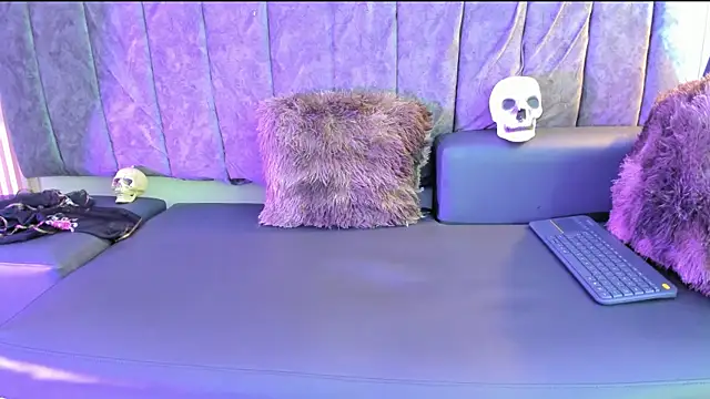 Rowan Mills online show from 30, 9, 2025