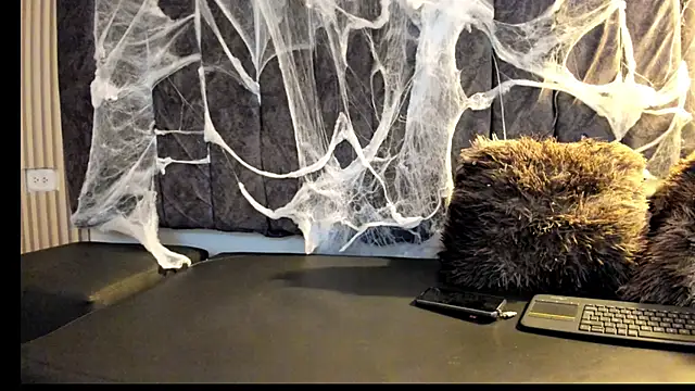 Rowan Mills online show from 15, 10, 2025