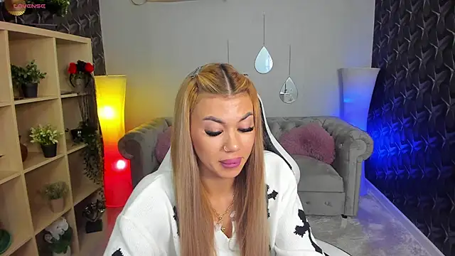 xPuka online show from 4, 12, 2025