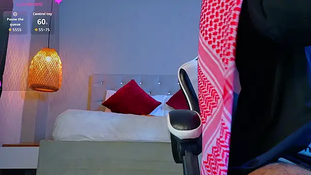 Thaiel Fosteer online show from 10, 11, 2025