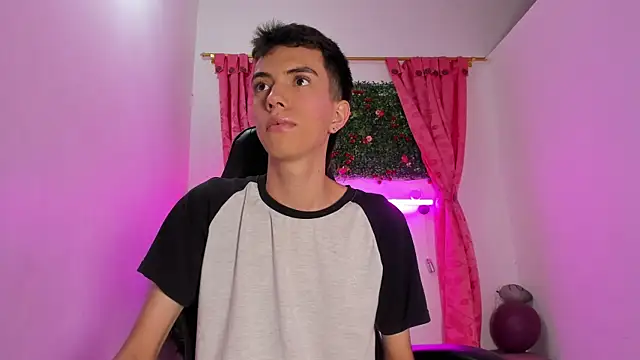 dylan 202520  online show from 30, 9, 2025