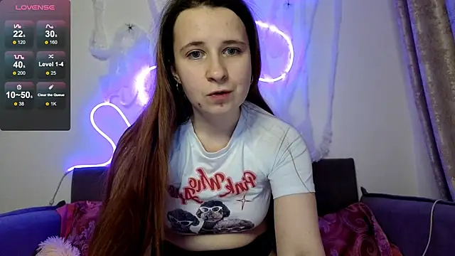 Snapshot of _Linett_ chatting on 2, 11, 2025  Linett  online show from 2, 11, 2025