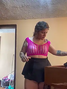 Snapshot of Isisflame chatting on 4, 12, 2025 Isisflame online show from 4, 12, 2025